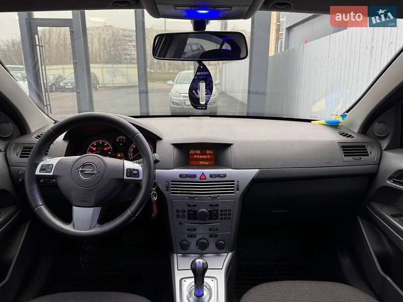 Седан Opel Astra 2012 в Киеве фото 13 Седан Opel Astra 2012 в Киеве