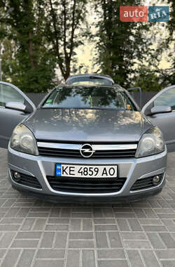 Універсал Opel Astra 2004 в Дніпрі