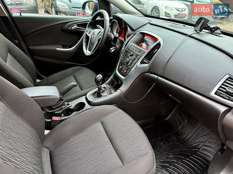 Универсал Opel Astra 2014 в Ровно фото 30 Универсал Opel Astra 2014 в Ровно