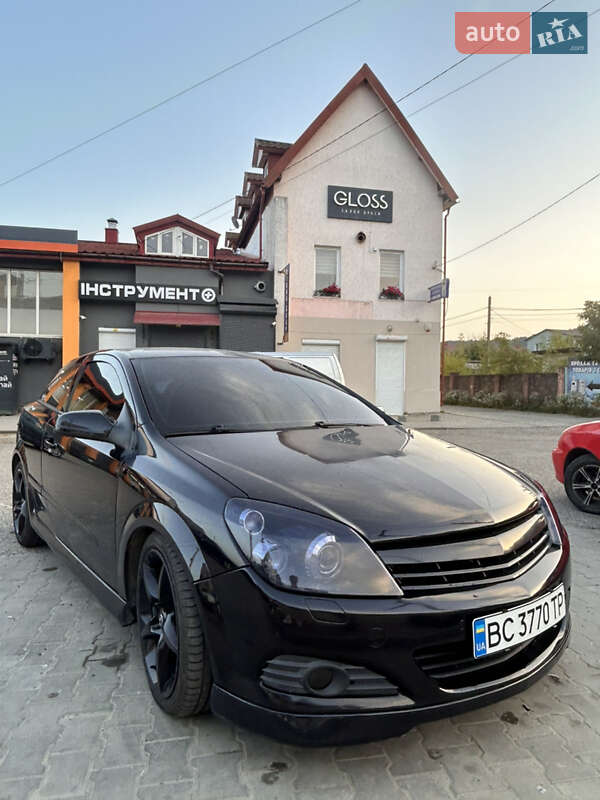 Хэтчбек Opel Astra 2005 в Львове