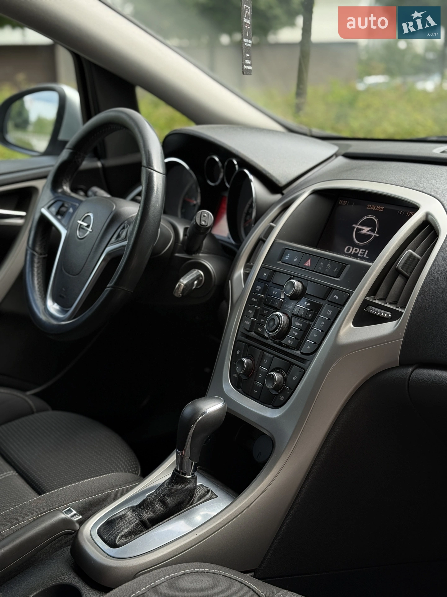2011 Opel Astra - мініатюра 29
