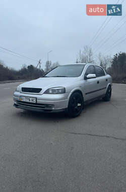 Седан Opel Astra 2005 в Вишгороді