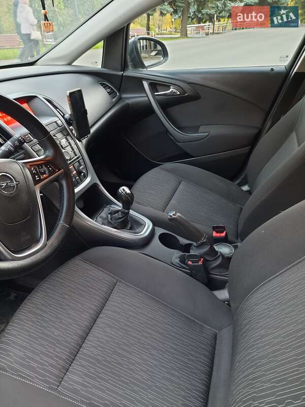 Хетчбек Opel Astra 2014 в Житомирі фото 4 Хетчбек Opel Astra 2014 в Житомирі