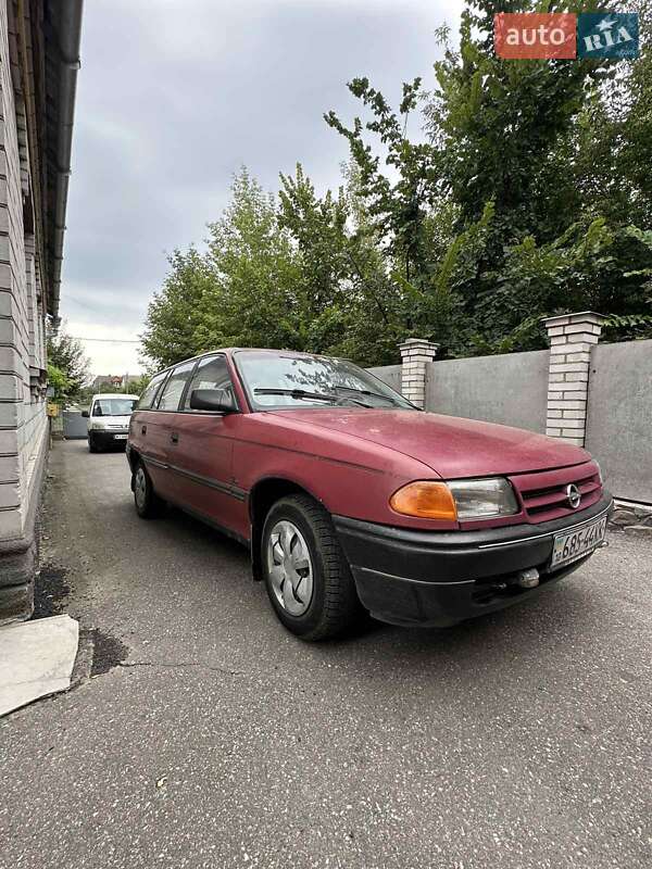 Универсал Opel Astra 1993 в Ракитном