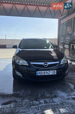 Универсал Opel Astra 2011 в Василькове