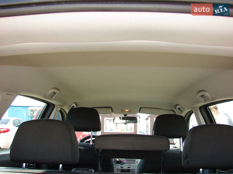 Универсал Opel Astra 2011 в Одессе