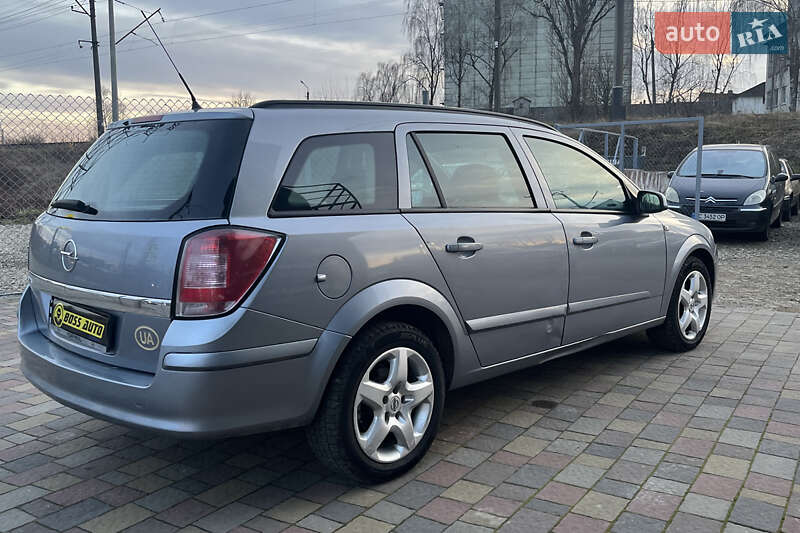 Універсал Opel Astra 2008 в Стрию