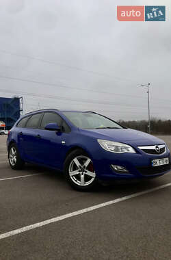 Універсал Opel Astra 2011 в Рівному