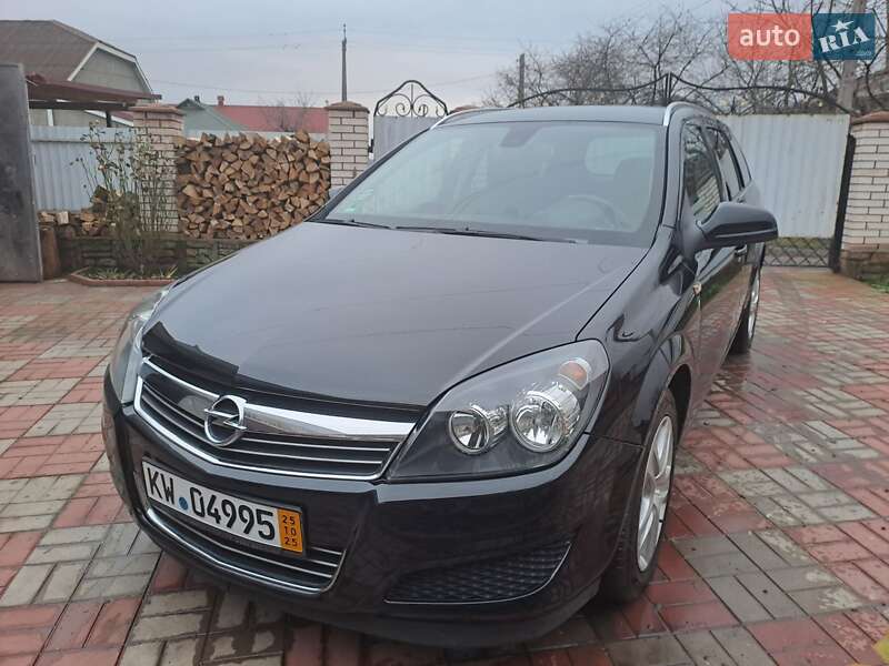 Opel Astra 2010 Opel Astra 2010