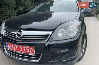 Универсал Opel Astra 2010 в Шепетовке