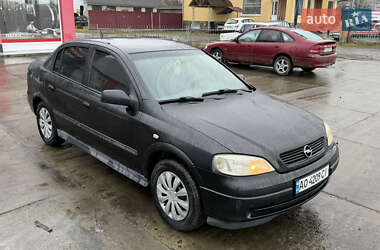 Седан Opel Astra 2006 в Солотвині