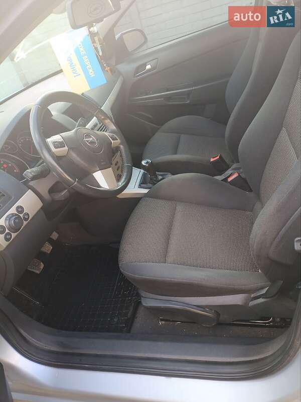 Універсал Opel Astra 2008 в Новомосковську