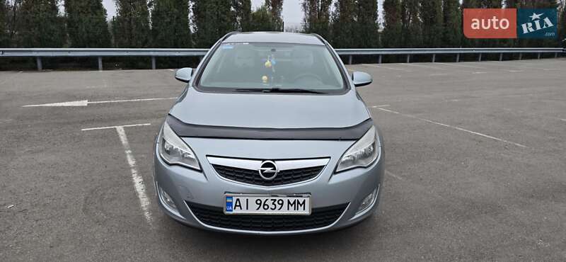 Opel Astra 2012