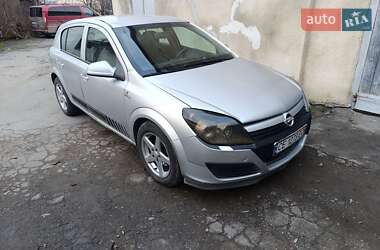 Хетчбек Opel Astra 2006 в Чернівцях