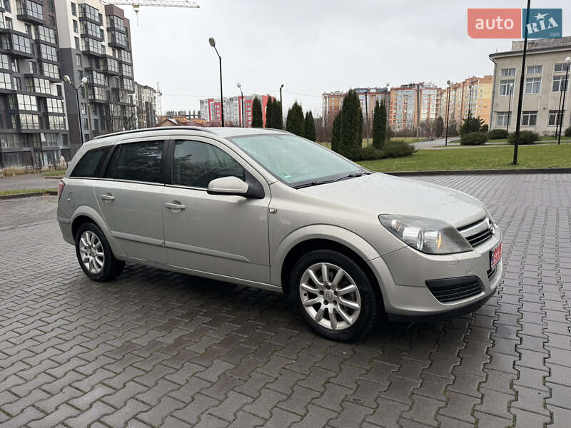 Универсал Opel Astra 2006 в Черновцах