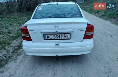 Седан Opel Astra 2000 в Золочеве