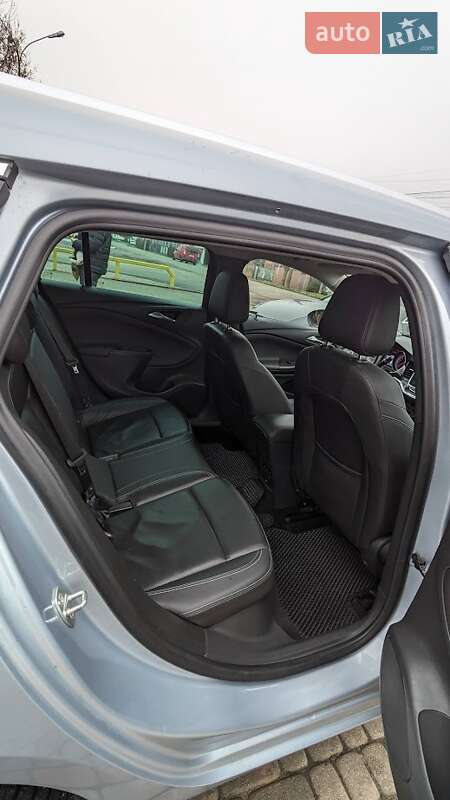 Универсал Opel Astra 2016 в Мукачево