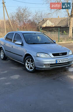 Седан Opel Astra 2004 в Первомайске