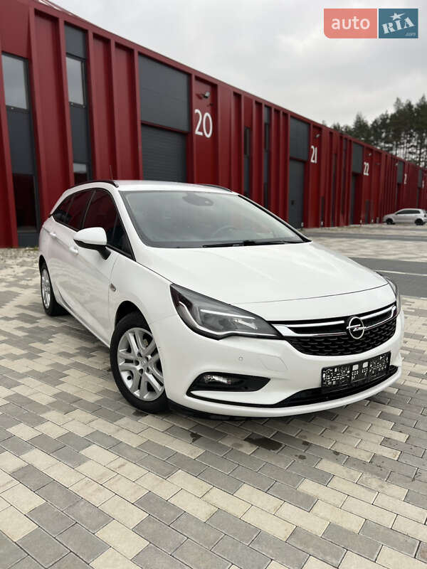 Универсал Opel Astra 2018 в Львове