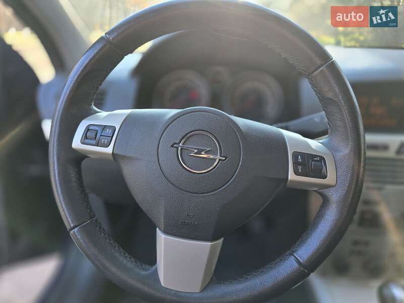 Хэтчбек Opel Astra 2008 в Львове