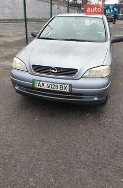Седан Opel Astra 2006 в Киеве