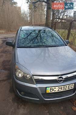 Седан Opel Astra 2007 в Львові