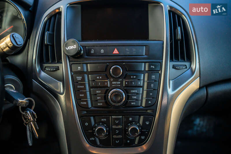 Універсал Opel Astra 2012 в Луцьку