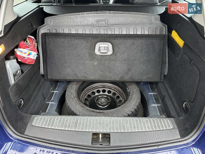 Універсал Opel Astra 2011 в Львові