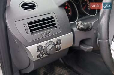 Универсал Opel Astra 2010 в Тячеве