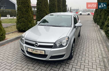 Хэтчбек Opel Astra 2004 в Городке