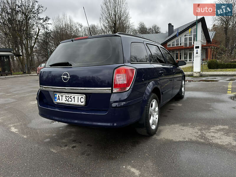 Универсал Opel Astra 2008 в Галиче