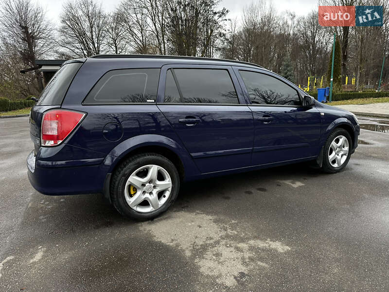 Универсал Opel Astra 2008 в Галиче