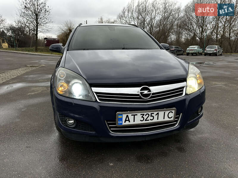 Универсал Opel Astra 2008 в Галиче