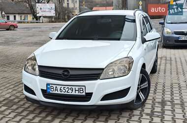 Универсал Opel Astra 2007 в Воловце