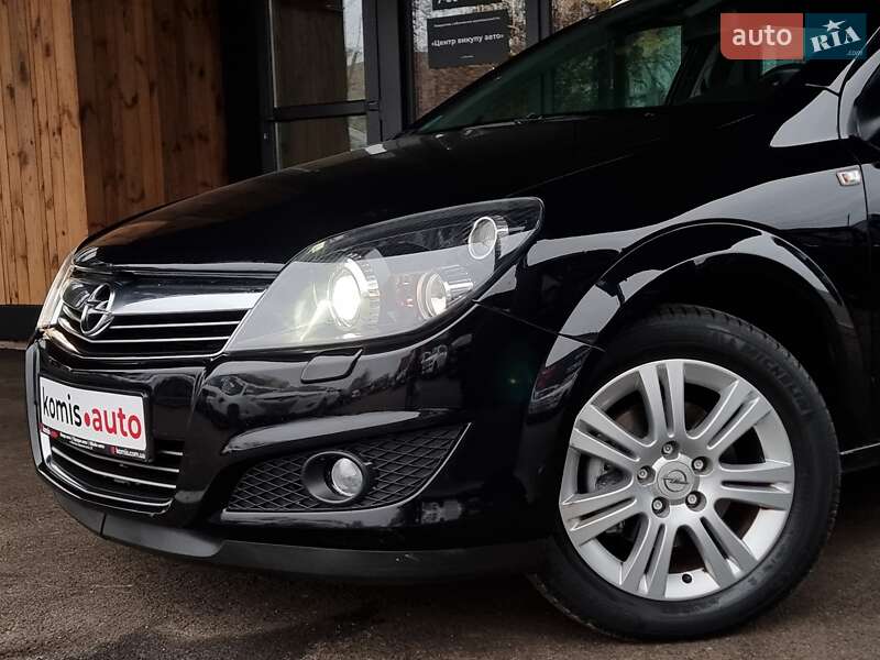 Універсал Opel Astra 2009 в Вінниці