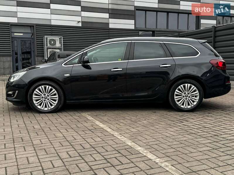 Универсал Opel Astra 2013 в Черкассах