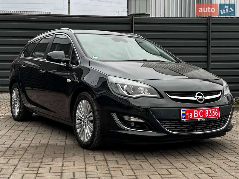 Универсал Opel Astra 2013 в Черкассах