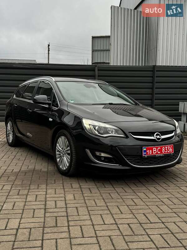 Универсал Opel Astra 2013 в Черкассах