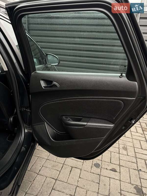 Универсал Opel Astra 2013 в Черкассах