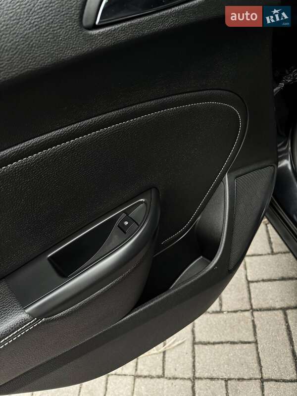 Универсал Opel Astra 2013 в Черкассах