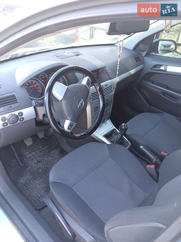Хетчбек Opel Astra 2009 в Житомирі