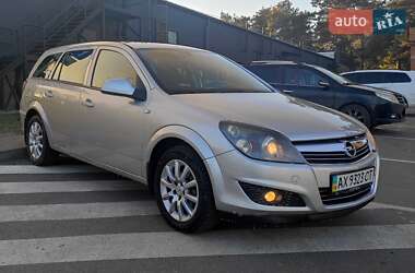 Универсал Opel Astra 2012 в Чернигове