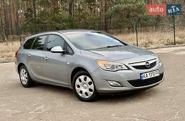 Универсал Opel Astra 2011 в Киеве