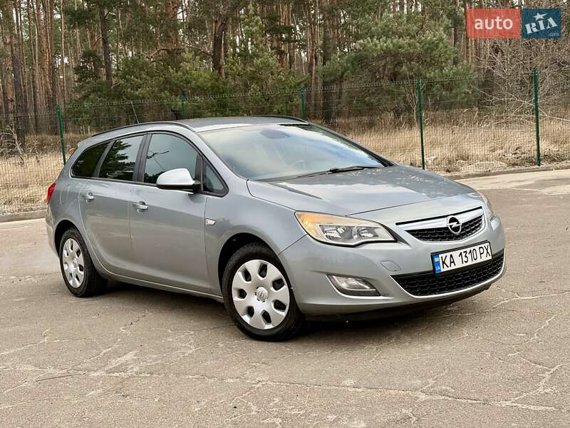 Opel Astra 2011