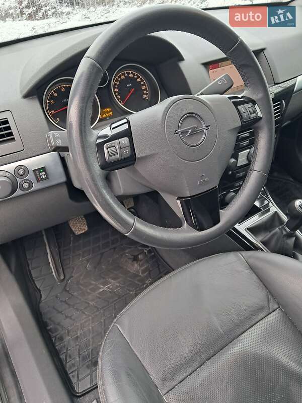 Універсал Opel Astra 2010 в Рівному фото 12 Універсал Opel Astra 2010 в Рівному