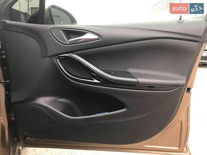 Універсал Opel Astra 2016 в Львові