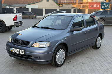 Седан Opel Astra 2007 в Новом Буге