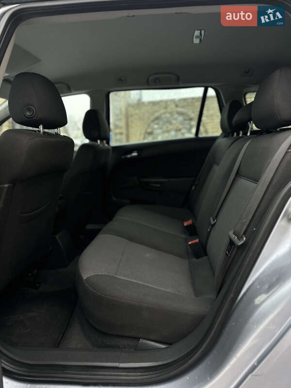 Универсал Opel Astra 2010 в Луцке фото 13 Универсал Opel Astra 2010 в Луцке
