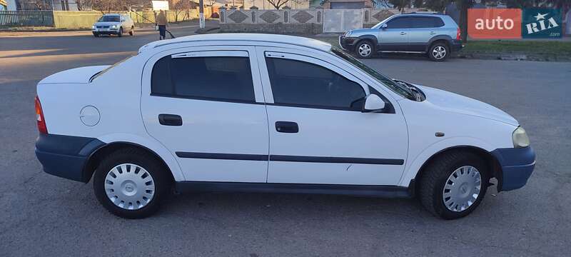 Седан Opel Astra 2003 в Белой Церкви