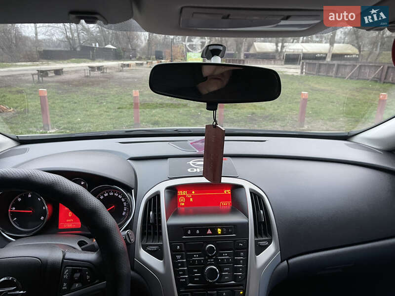 Універсал Opel Astra 2011 в Сумах